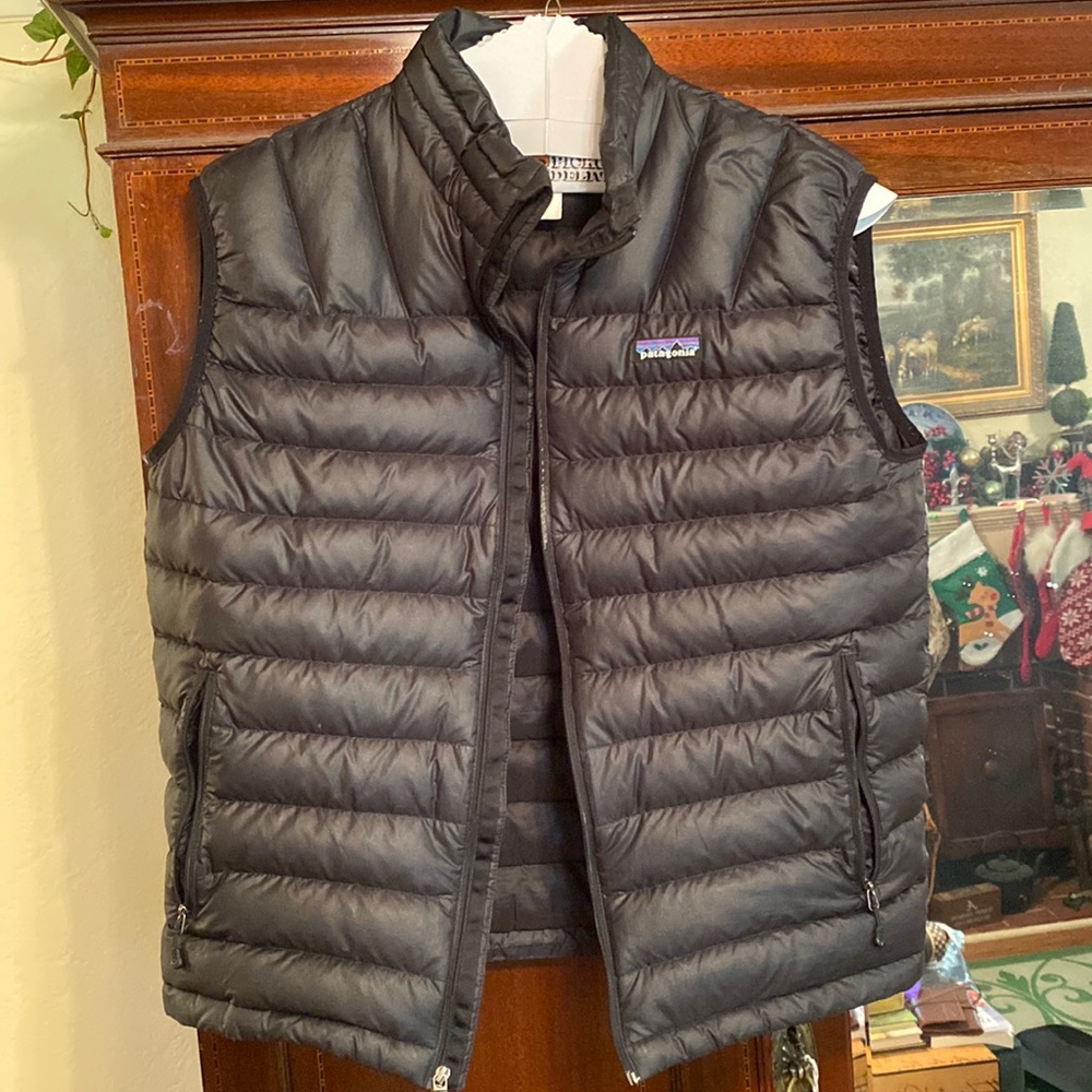 Black Patagonia puffer vest size medium